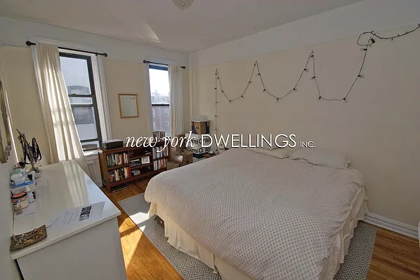 Rented by New York Dwellings LLC | media 25