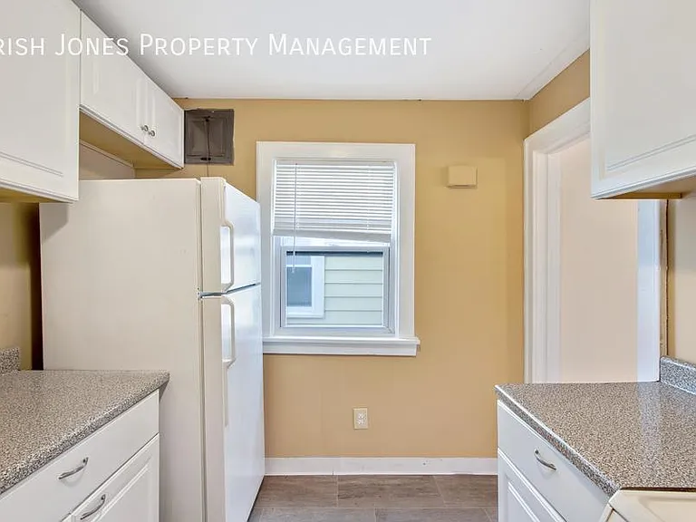 20 Avery Ave #LOWER — Photo 4
