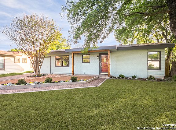3rd image of 1626 Dawnridge Dr