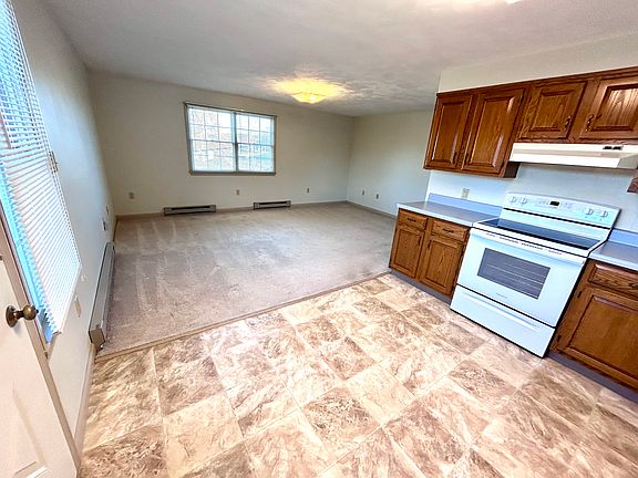 3rd image of 753 E Bishop St