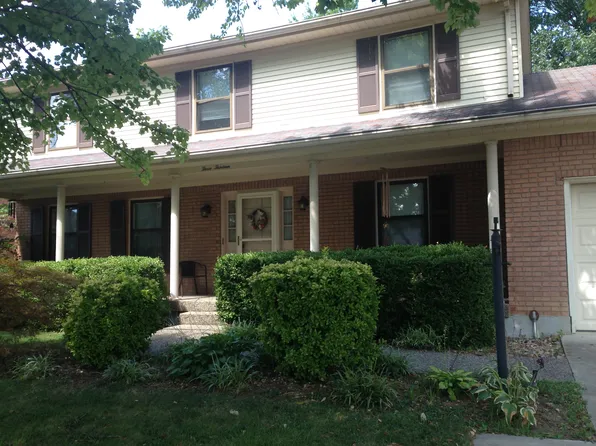 313 Chippendale Ct, Louisville, KY 40214