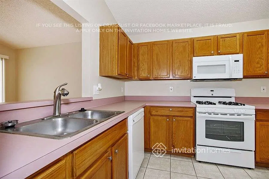 2378 Blue Sapphire Cir Orlando, FL 32837 — Photo 3