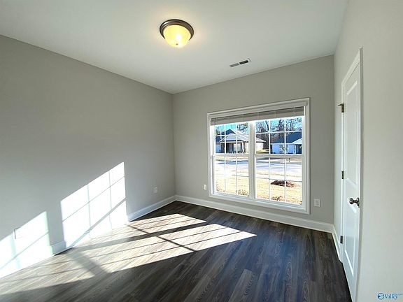 4th image of 4127 Rockland Cir SE