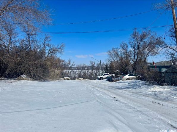 454 7th STREET E, Regina Beach, SK S0G 4C0