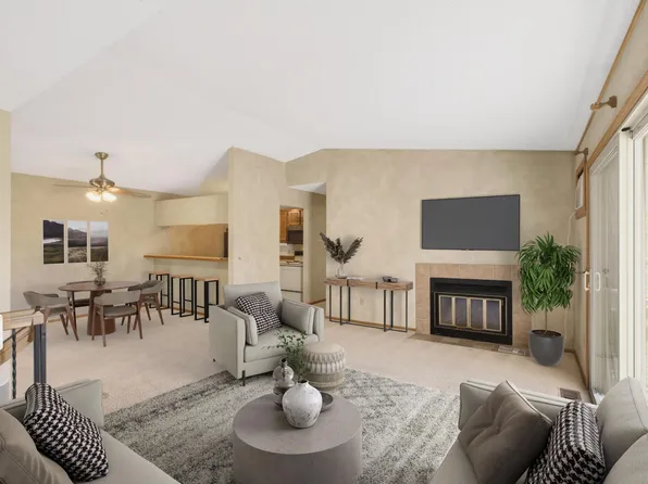 8773 Jasmine Ln, Eden Prairie, MN 55344