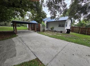 303 S Palm Ave, Frostproof, FL 33843