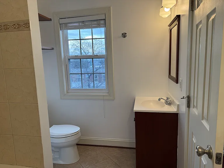 611 Quincy St NW #4 — Photo 36