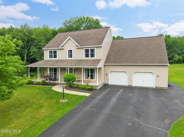 9 Thomas Drive, Wynantskill, NY 12198