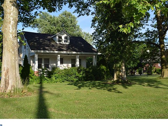 2nd image of 2120 Pottstown Park
