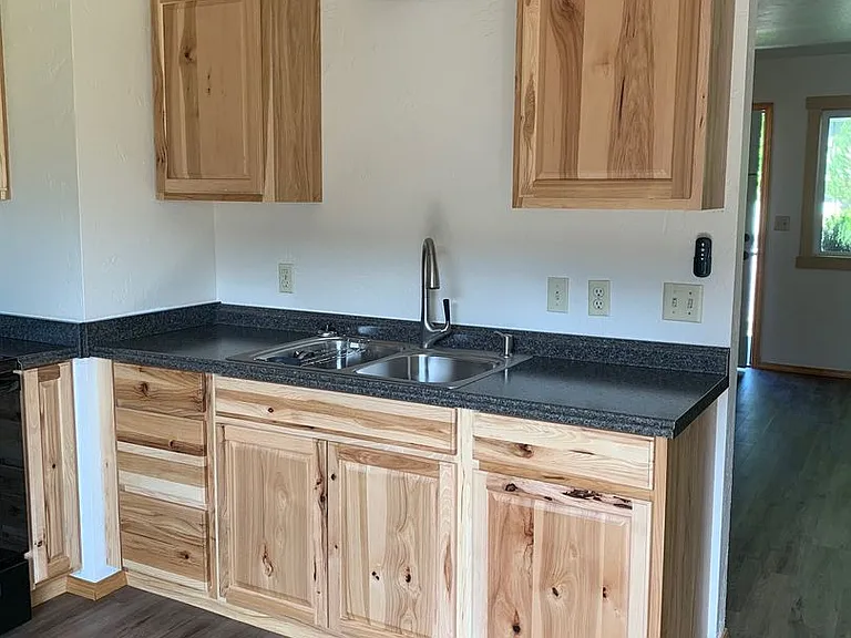 100 Mission Ct — Photo 3