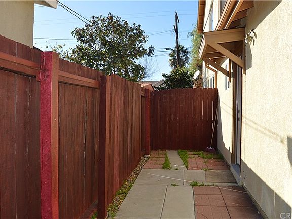 3rd image of 7513 Milwood Ave