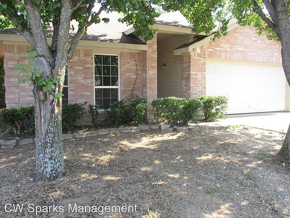 2nd image of 811 Rockett Ln