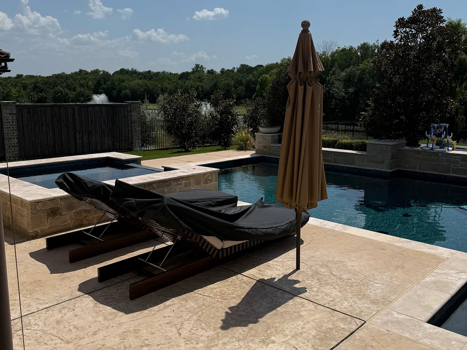 148 Brentwood Dr — Photo 2