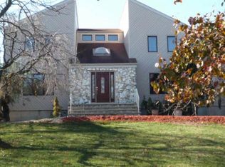 9 Powelson Ln, Bridgewater, NJ 08807