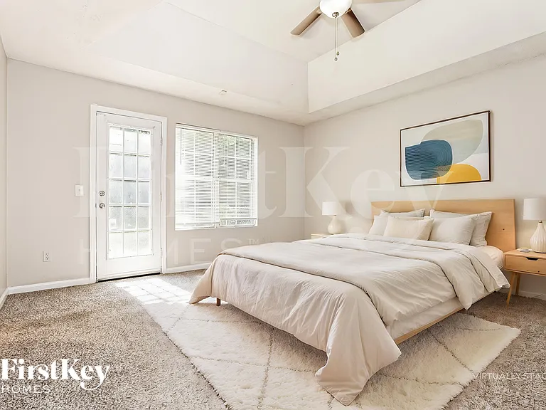 2347 Glencairn Ln SW — Photo 10