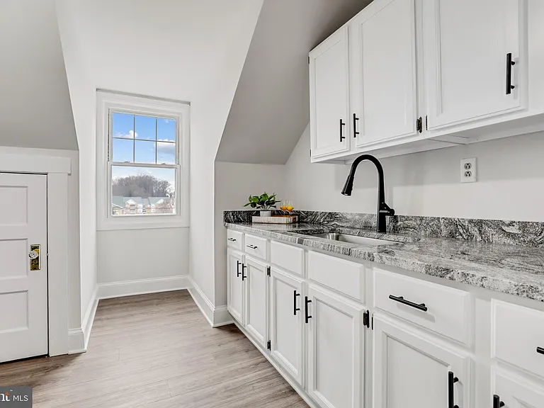 707 N Hickory Ave #3 — Photo 6
