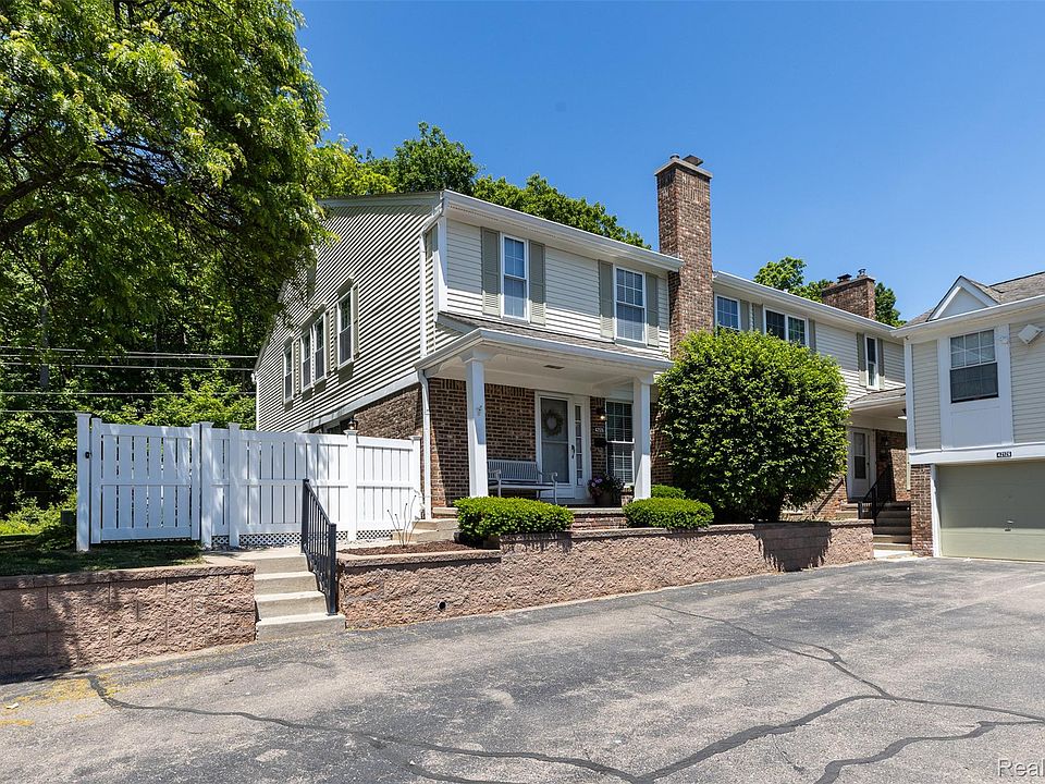 1st image of 42126 Pellston Dr