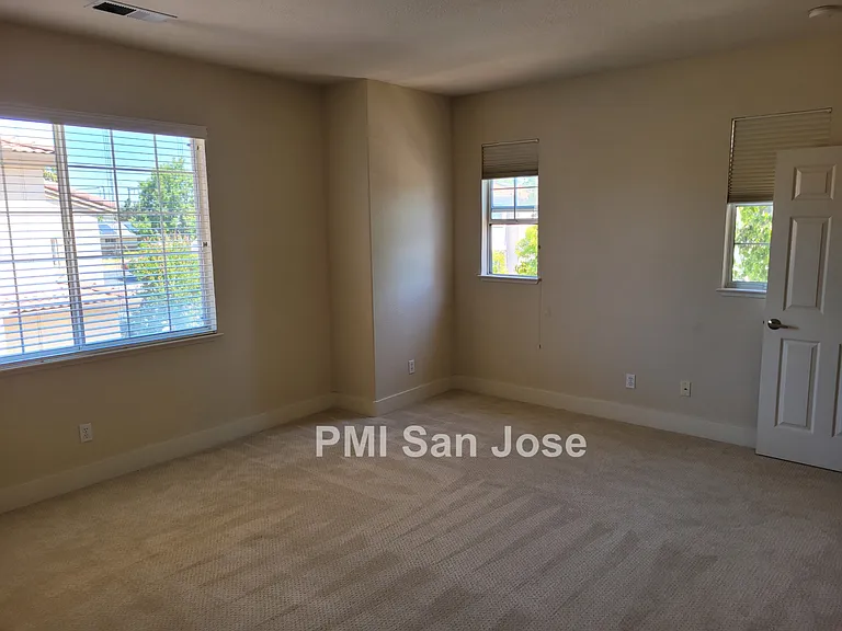 4762 Cheeney St — Photo 8