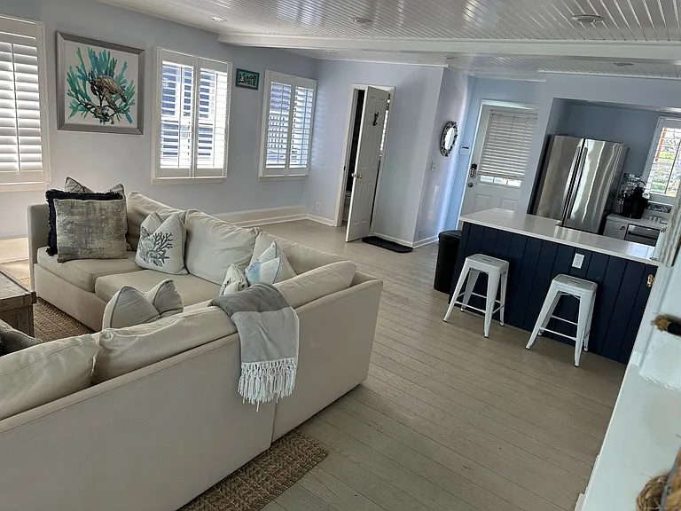 2149 Fairfield Beach Rd — Photo 15