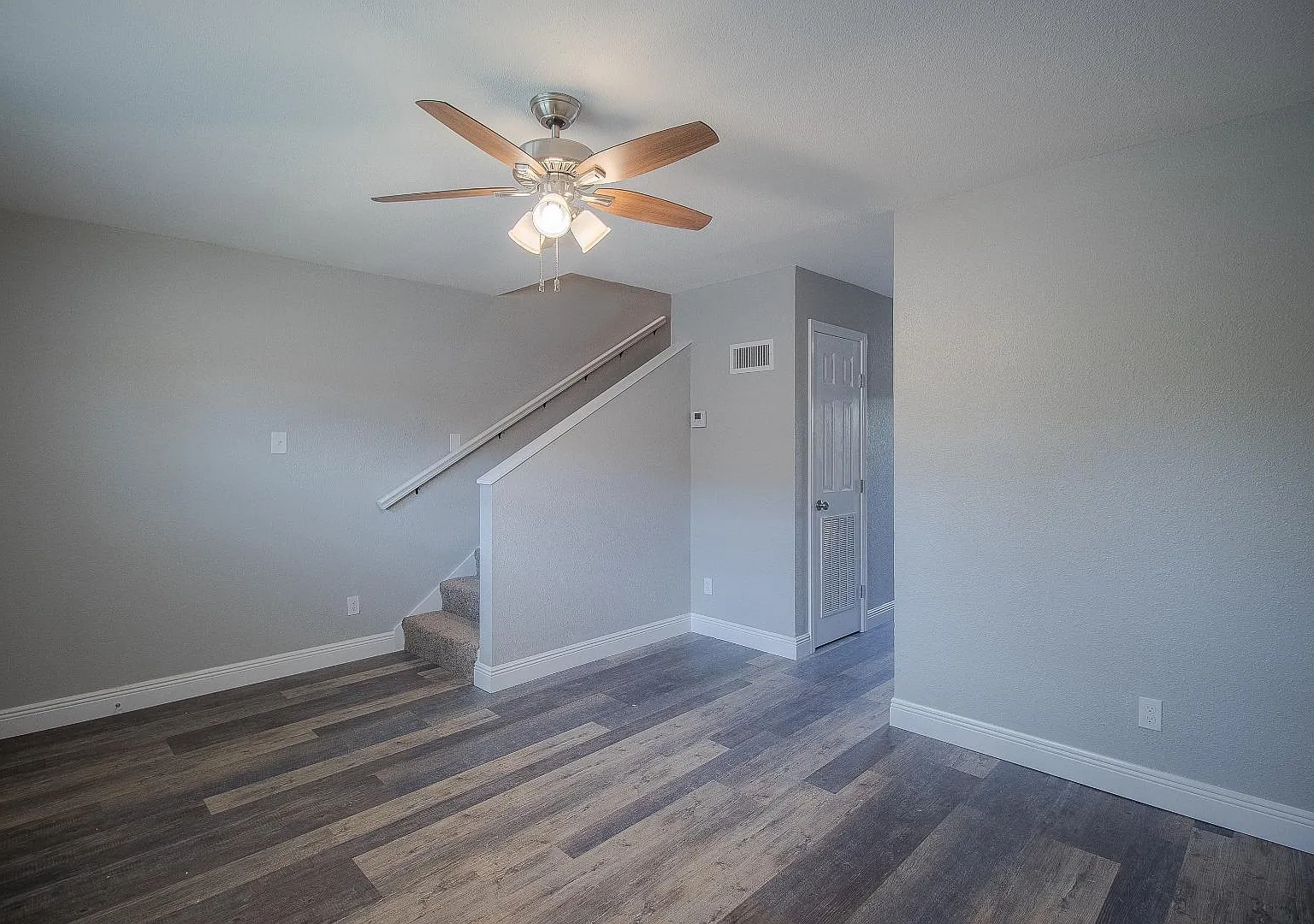 339 Park Row Ave - Unit #5 — Photo 3