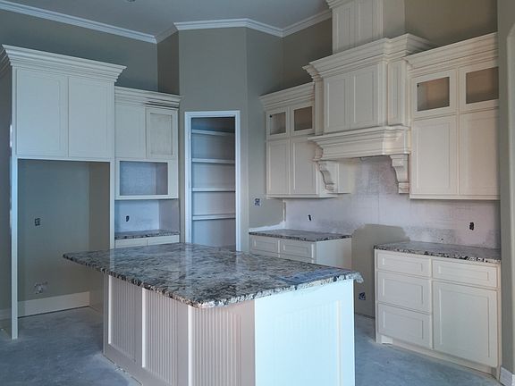 4th image of 14725 Dasmarinas Dr