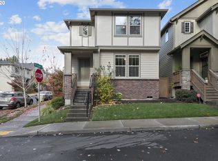 9248 SW Chopin Ln, Portland, OR 97225