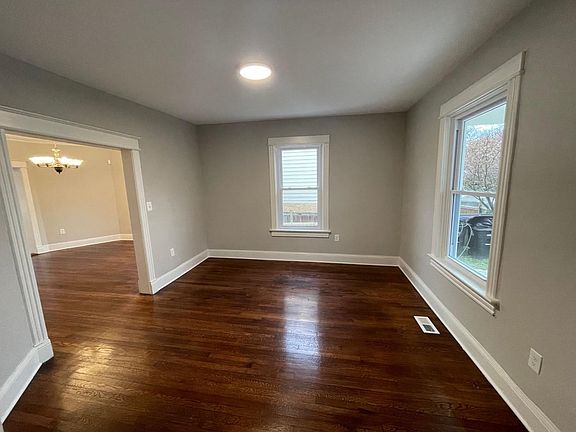3rd image of 3803 37th St