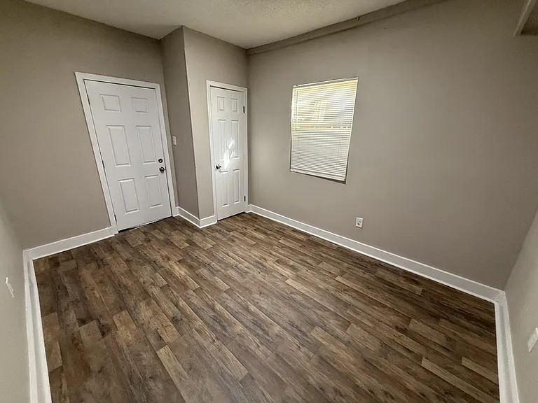 741 E Trigg Ave — Photo 10