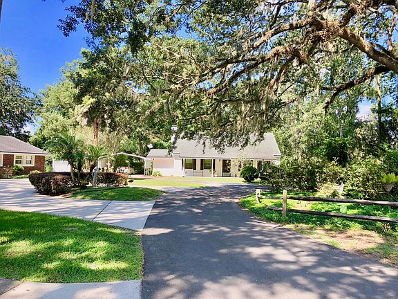 3rd image of 403 Silver Wing Cir