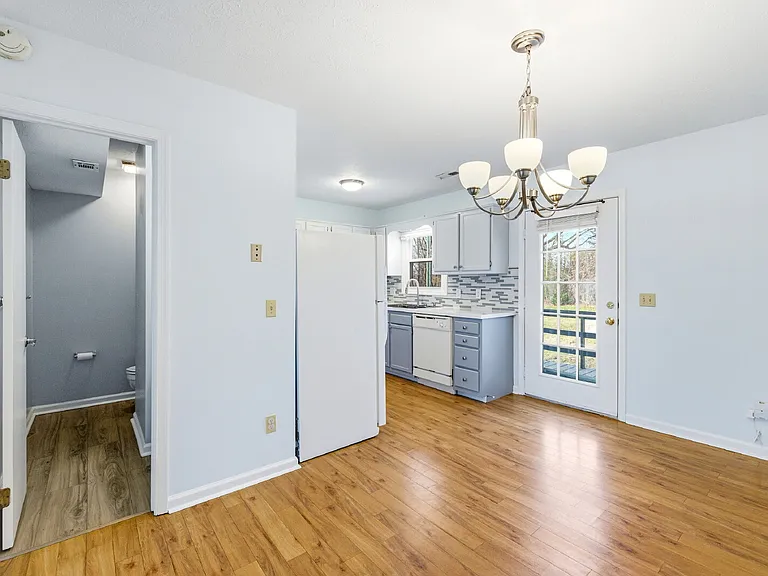 830 Vine St — Photo 12