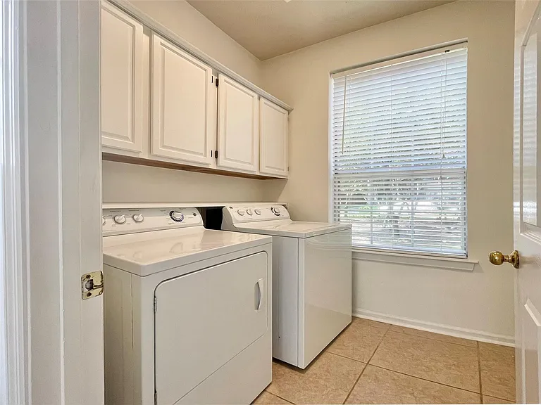 8 Greentwig Pl — Photo 30