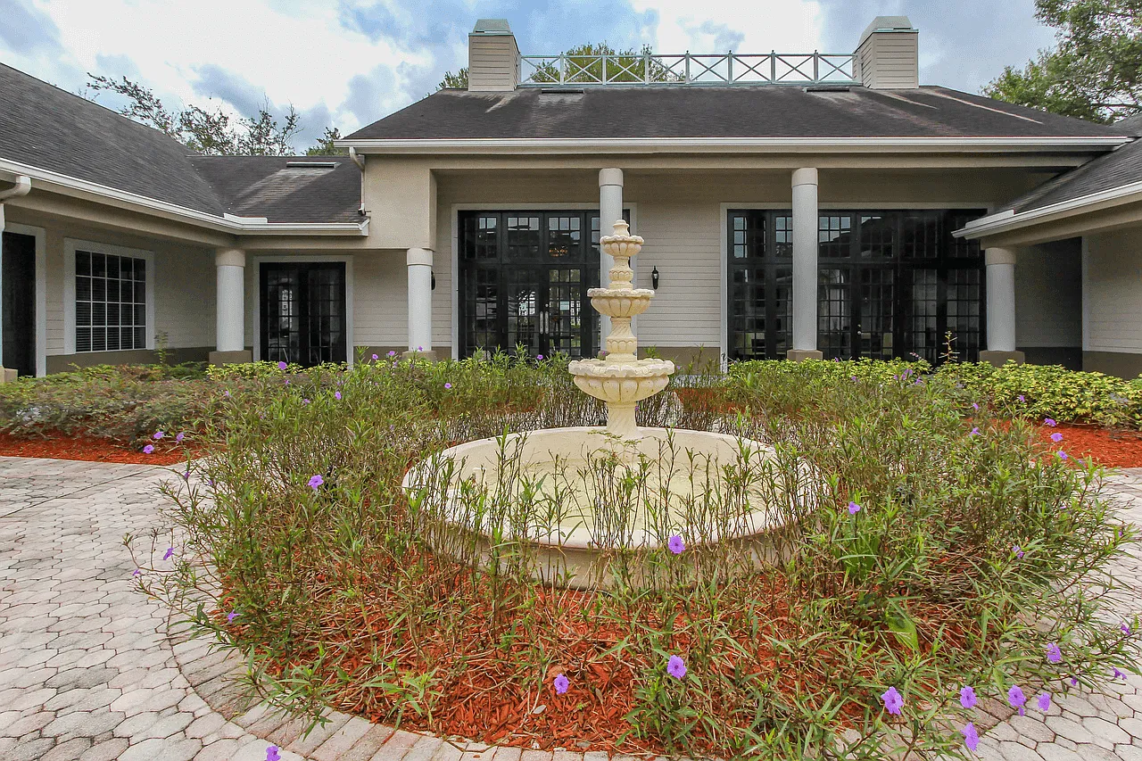 Windermere Apartments — Photo 3