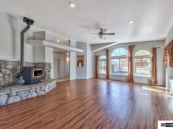 3rd image of 1826 Bitterbrush Ct