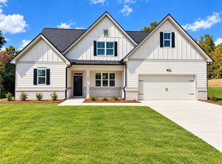 174 Eagles Crest Dr, Commerce, GA 30529