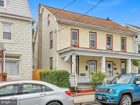 2nd image of 242 Duke St