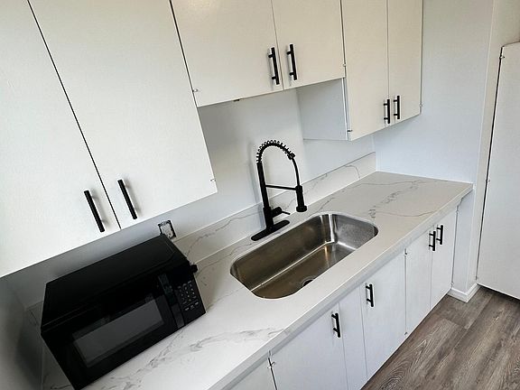 4th image of 4442 Gresham St #4442