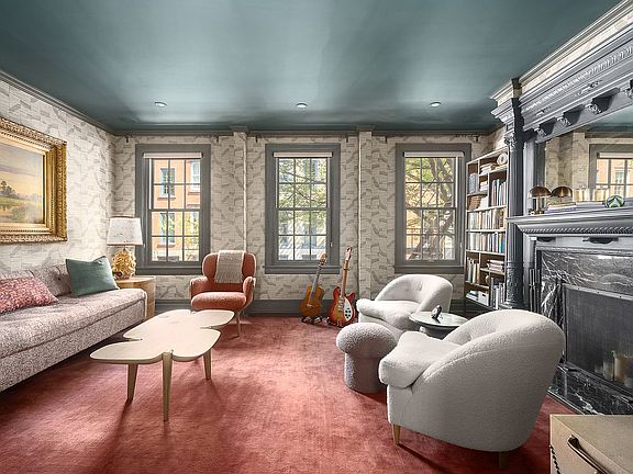 3rd image of 392 Bleecker St