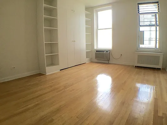 Rented by Kahen Properties | media 20