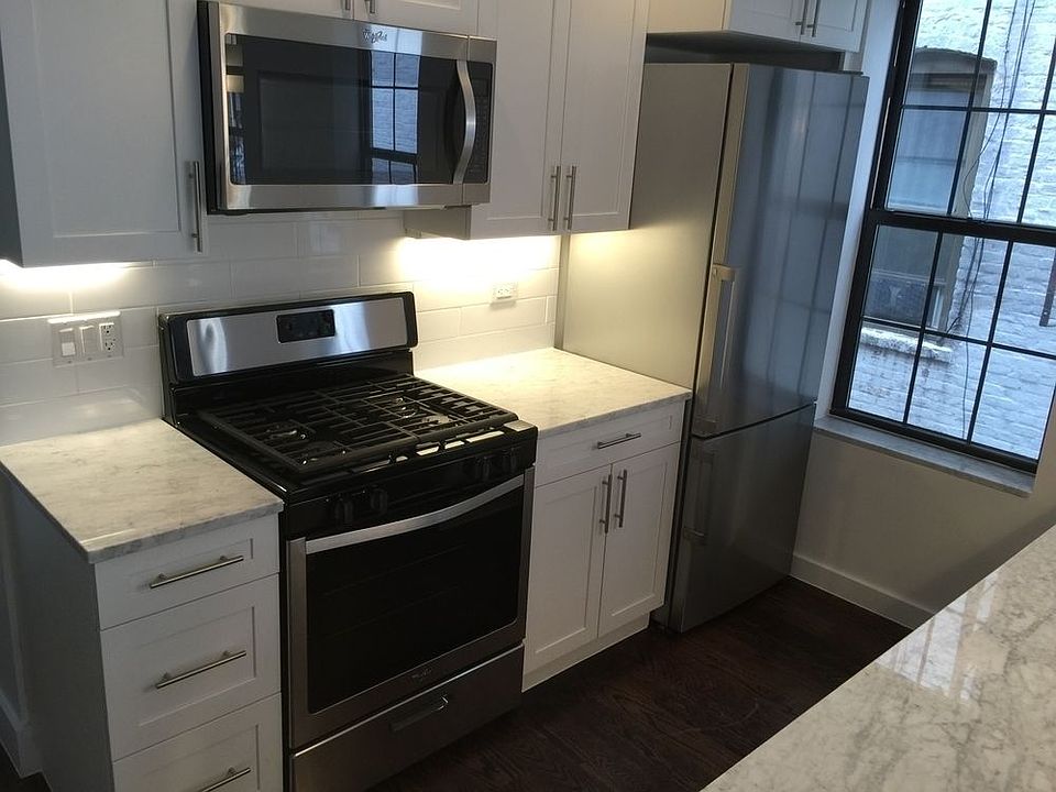 2nd image of 143 E 31st St