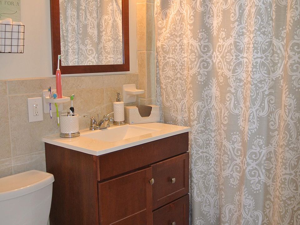 1st floor bathroom