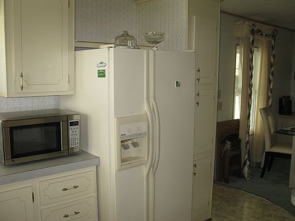 5th image of 204 York Cottage Dr