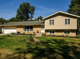 1365 Vanderhoof Rd, Barberton, OH 44203