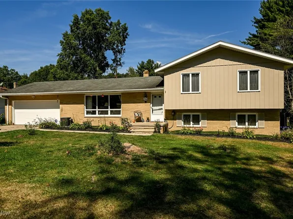 1365 Vanderhoof Rd, Barberton, OH 44203