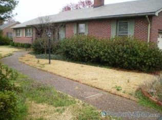 14 Woodland Rd, Poquoson, VA 23662