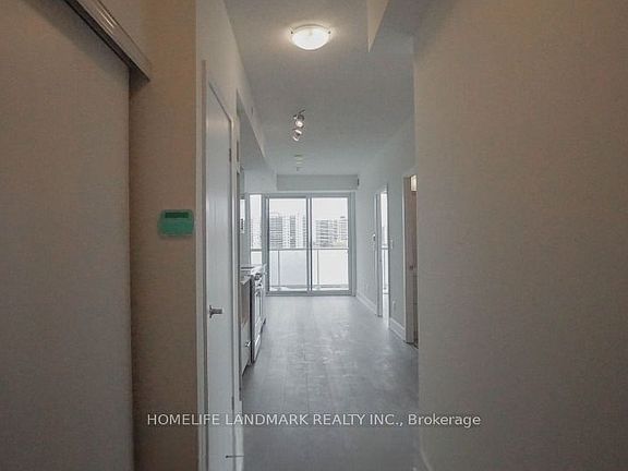 4th image of 188 Fairview Mall Dr #712