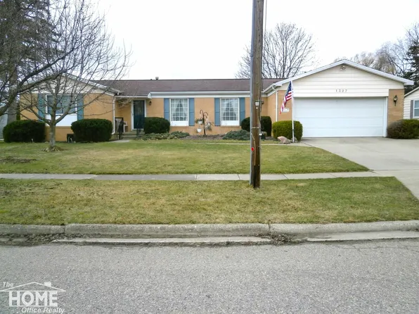 1327 Summit St, Owosso, MI 48867
