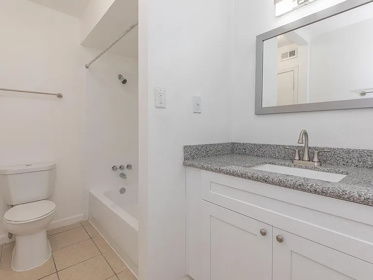 The Citadel at Med Center Houston Apartments — Photo 13