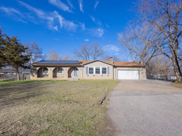 8222 S Hancock Ct, Derby, KS 67037