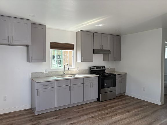 3rd image of 1524 W 98th St