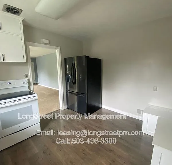 390 23rd St SE — Photo 14